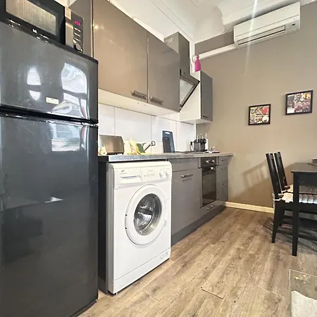 1-bedroom Just 5 Minutes Away From The Congress Center And The Beaches *